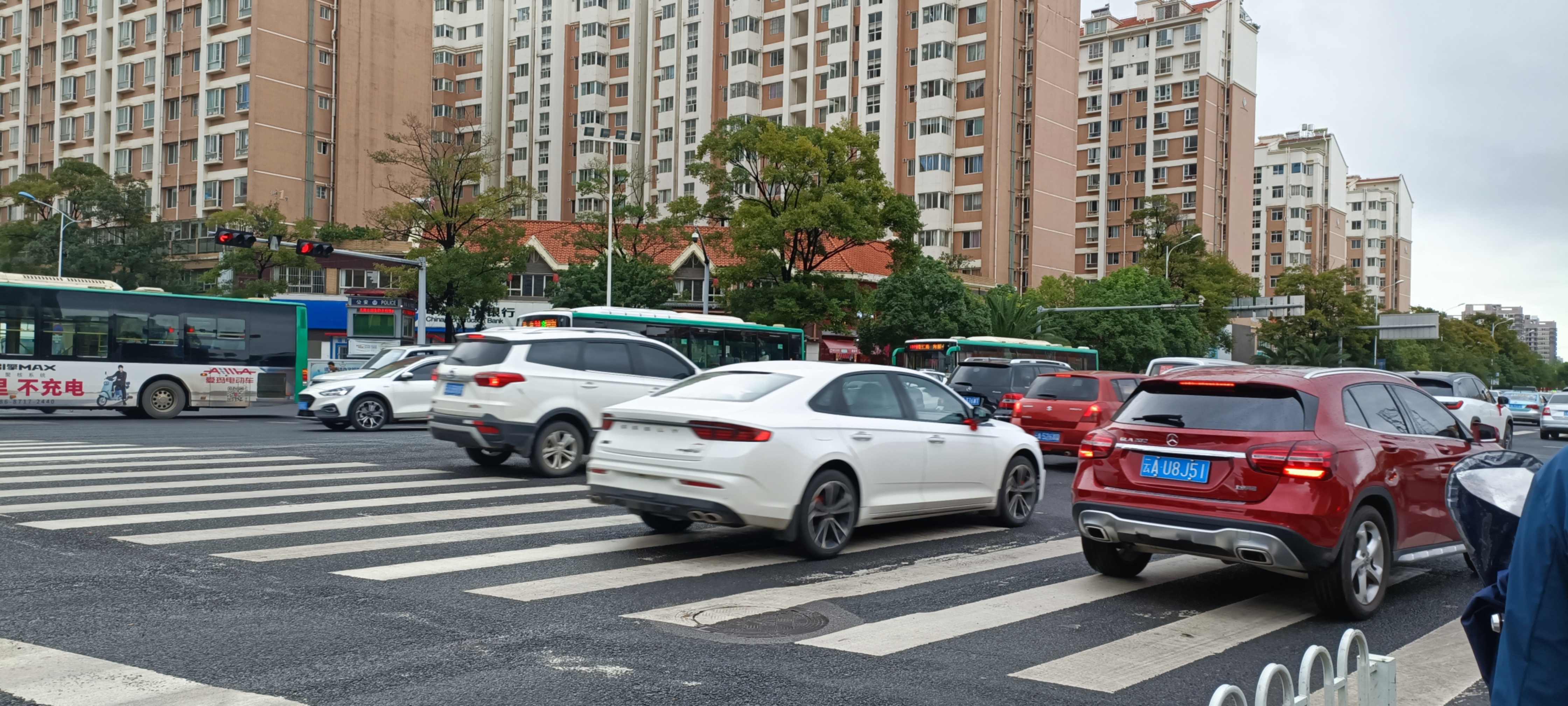 昆明汽车过户费用标准最新,昆明汽车异地提档过户流程