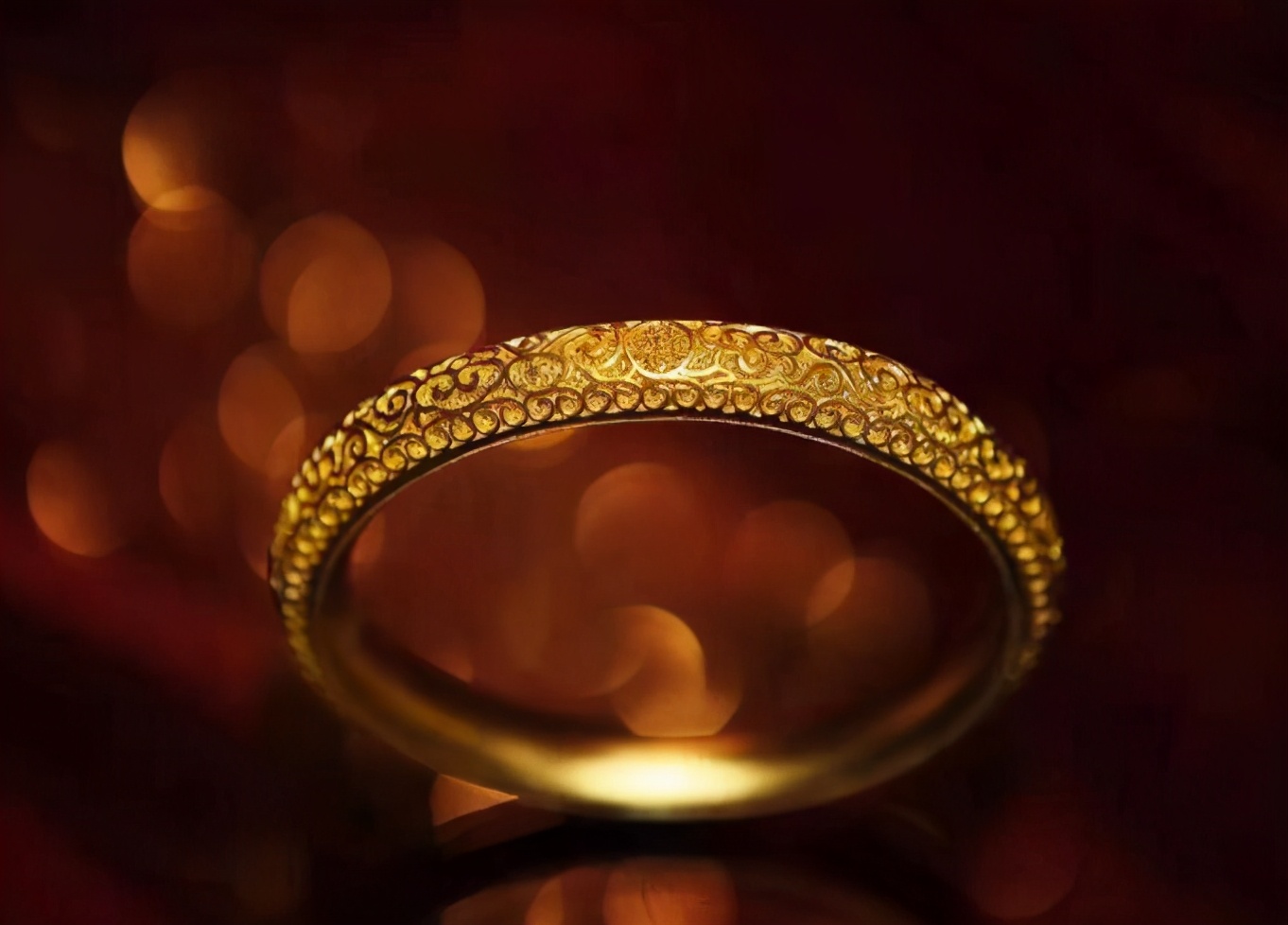 光面手镯与古法手镯有什么区别,古法手镯与普通手镯价格相差多少