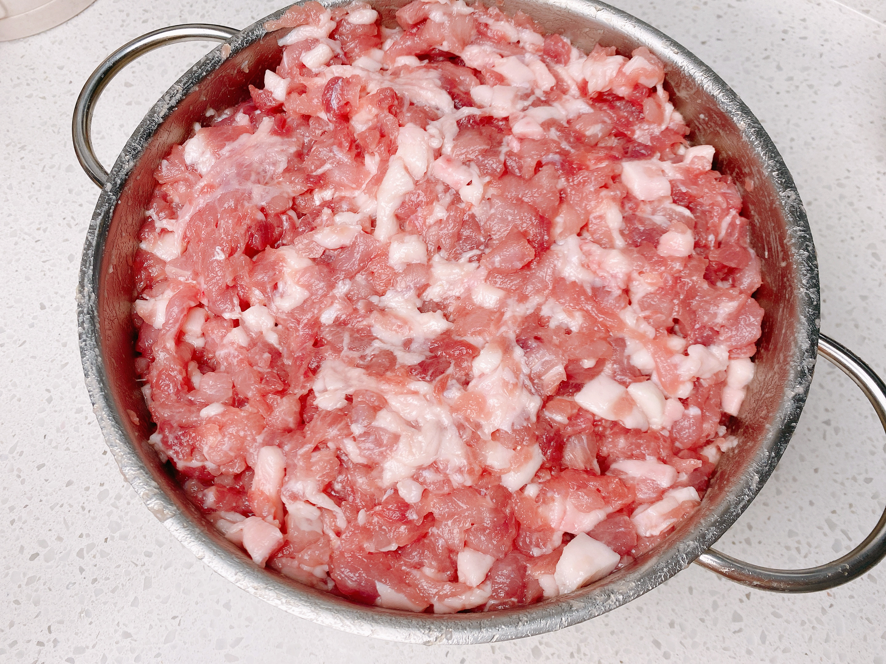 灌香肠配料秘方5斤教程,灌香肠4斤香肠的制作方法和配方