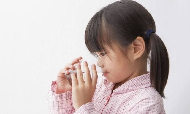 宝宝误喝花露水怎么办,小孩误喝花露水有问题吗