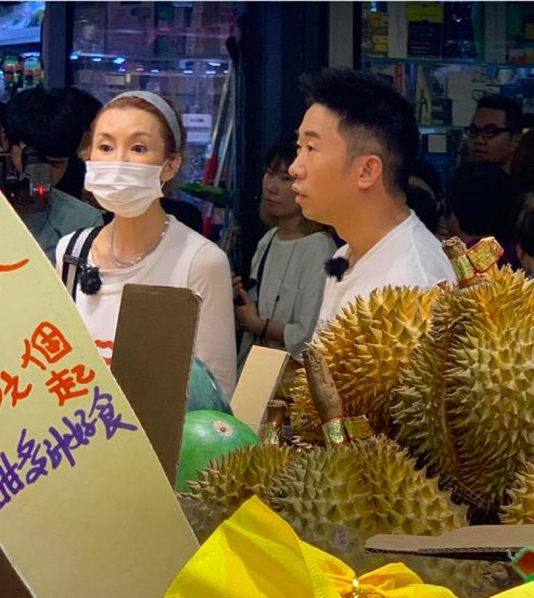 55岁张曼玉惊艳美图,张曼玉素颜出镜演技炸裂