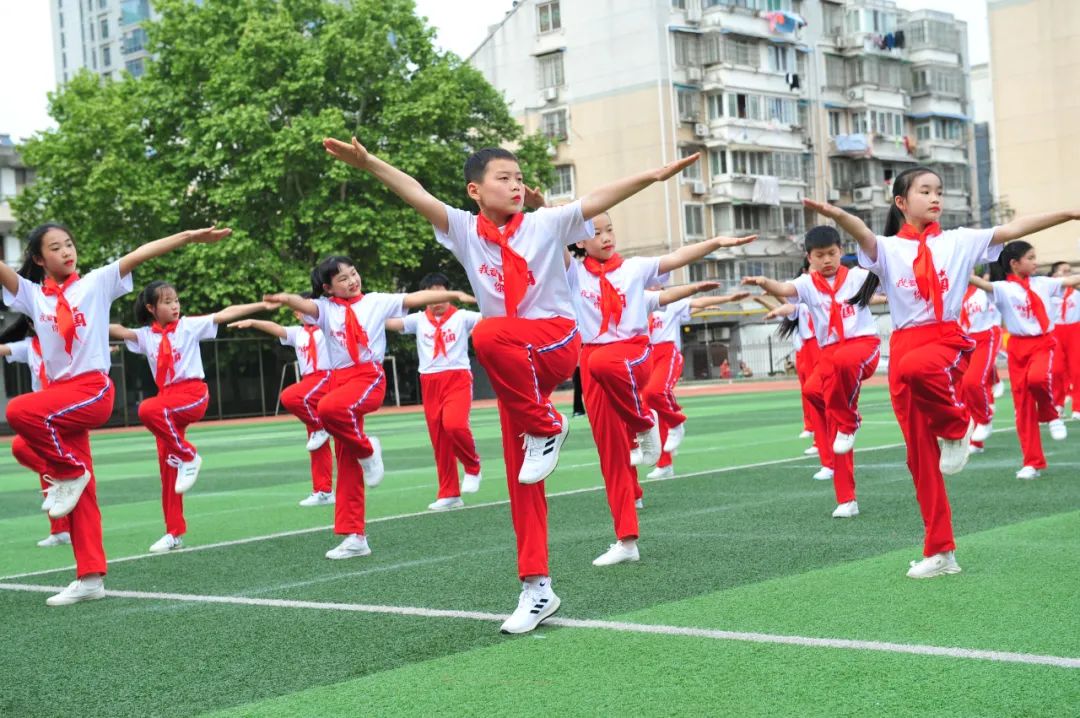 西园小学运动会现场,合肥市西园新村小学南校运动会