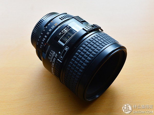 只选一只人像定焦镜头推荐,为什么专业摄影师都喜欢定焦镜头