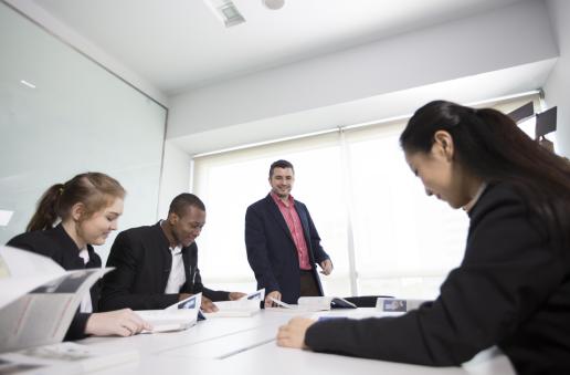 泰国不会英语可以去吗,来泰国上大学