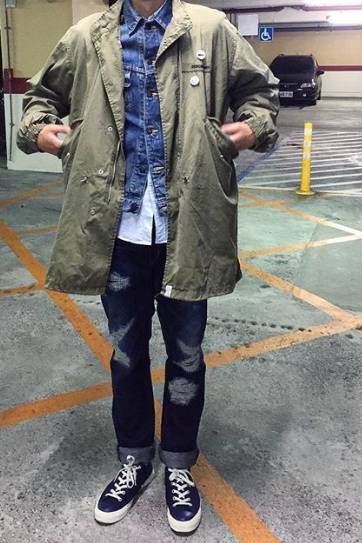 今天余文乐老师要为你们上一堂军装搭配课，答应我要好好学习哟！