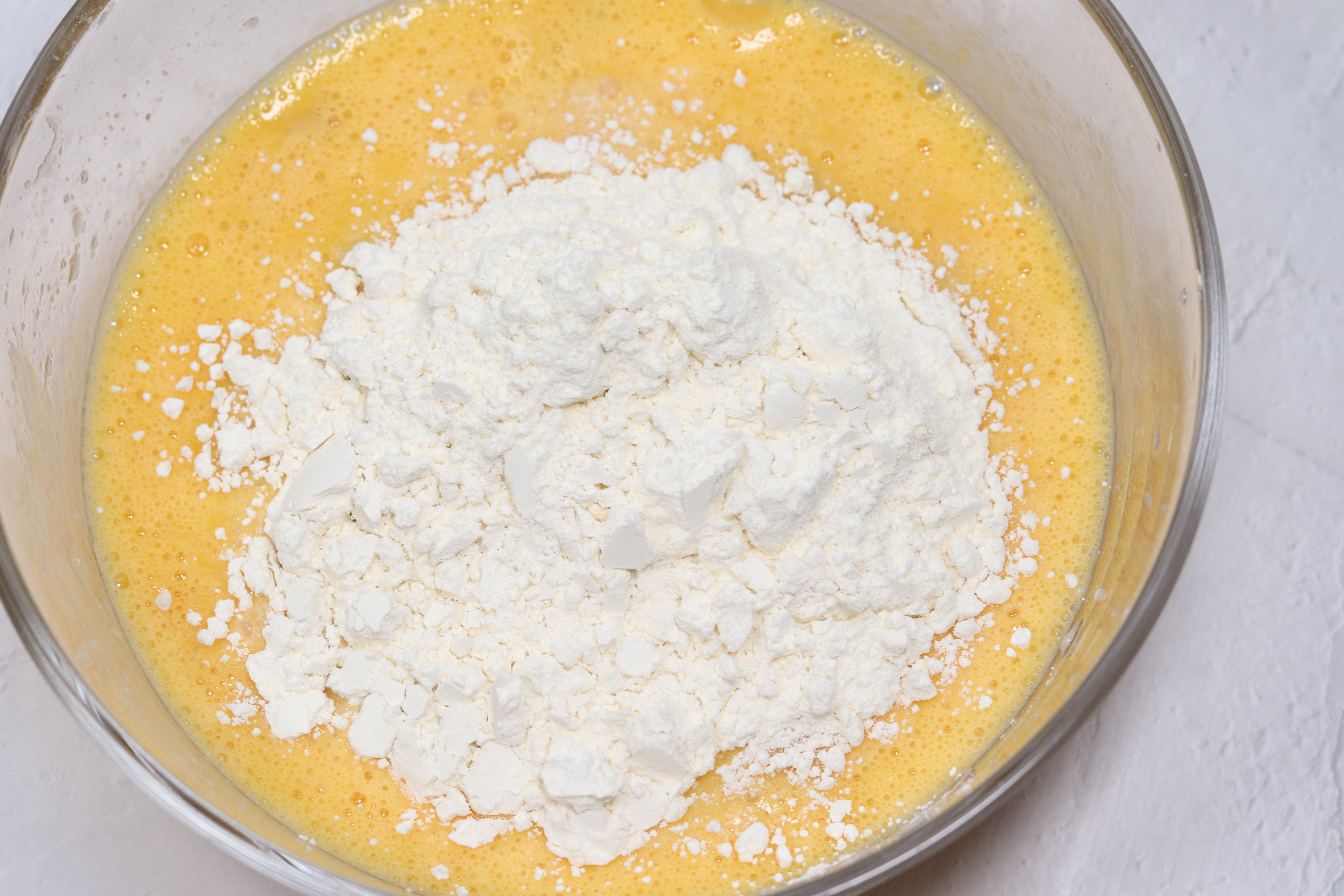 简单易学无糖无油不用烤箱做蛋糕,不用烤箱无需打发的纯牛奶小蛋糕