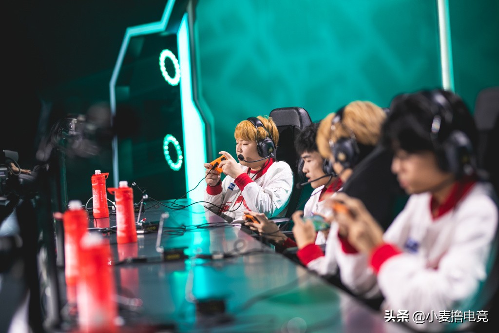 众多业内人士看好WE世冠表现，英凯提名QG，只因BO3赛制