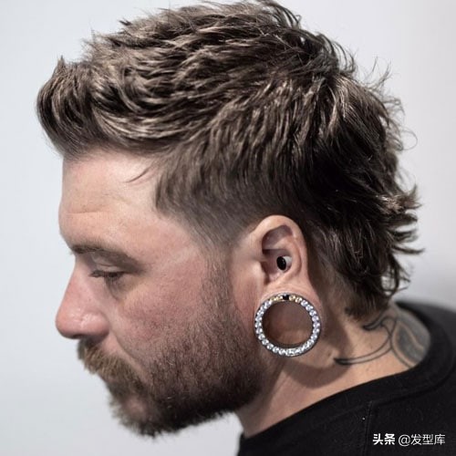 50岁鲻鱼头烫发发型,短发发型女2020流行发型鲻鱼头