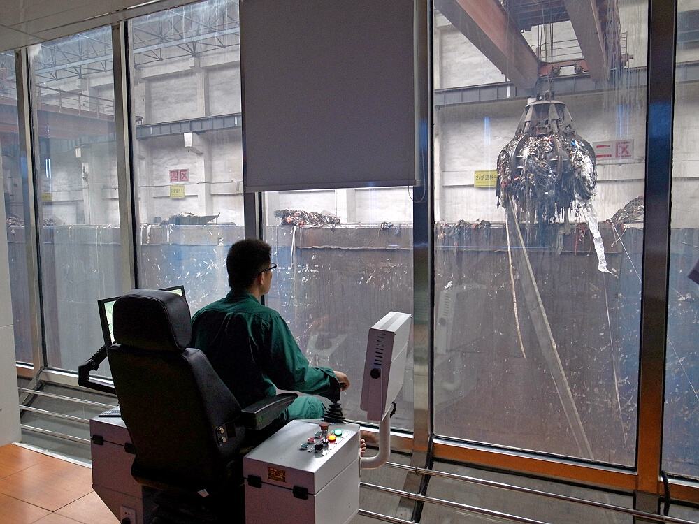 垃圾焚烧处理厂是如何处理垃圾的,垃圾焚烧发电厂的垃圾怎么处理了