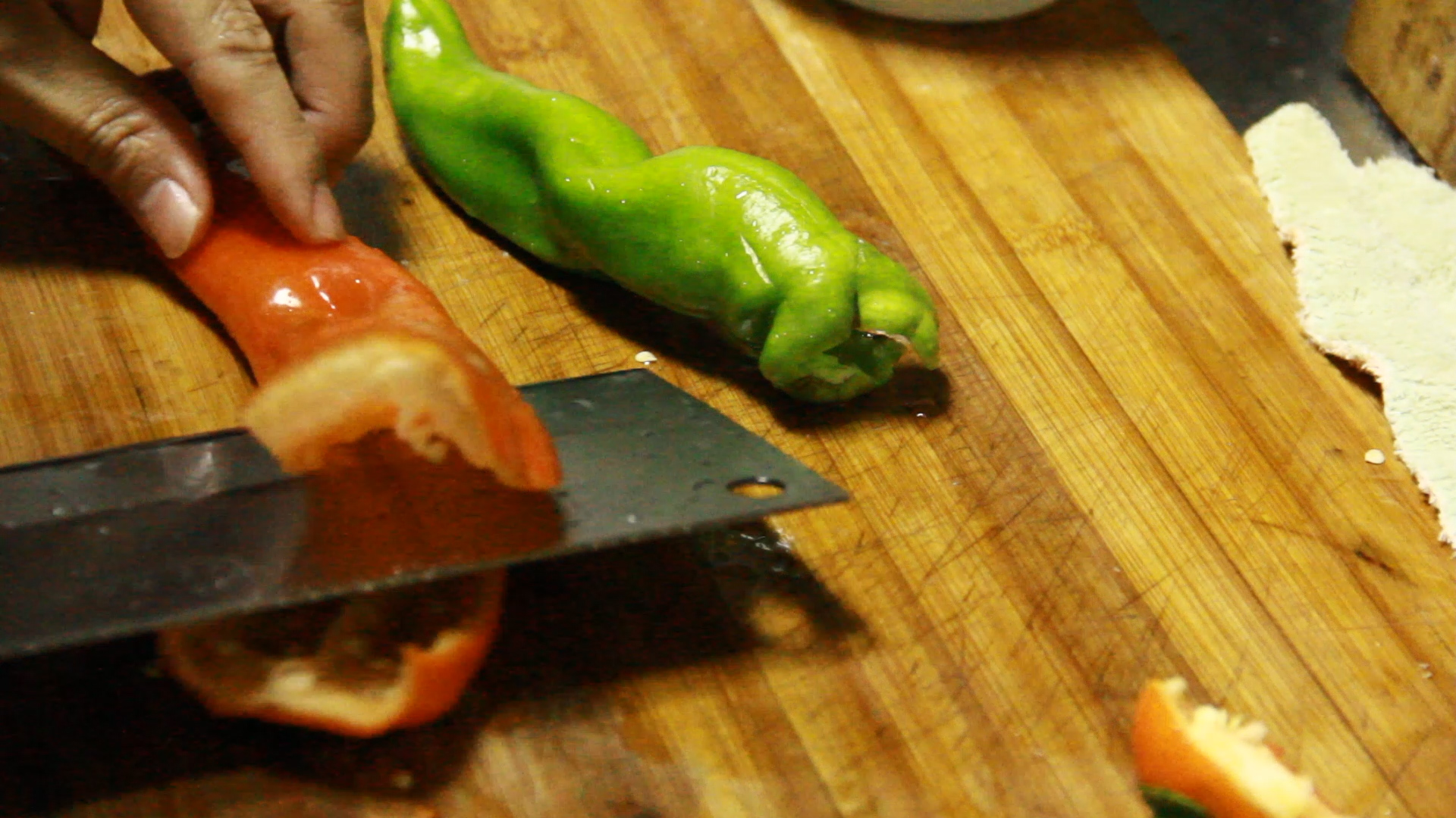 别再吃大盘鸡了！很多吃过的人为啥做不到？试着炒一次，忘掉很难