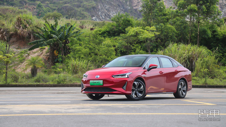 纯电的车涉水能力怎么样,新能源车涉水短路会怎样