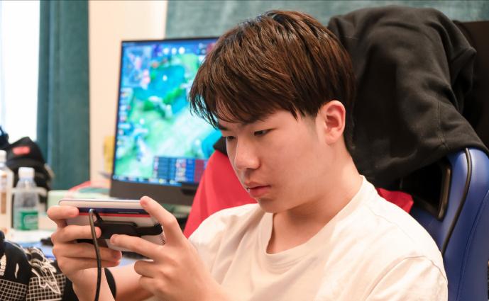 estar花海和韩涵谁强,韩涵五排遇到养猪流