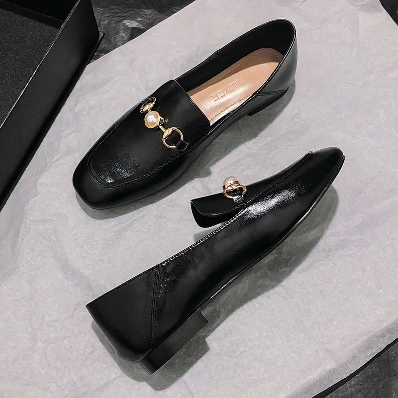 春夏值得入手的10款鞋子,秋天最时髦好穿的鞋这4双必买