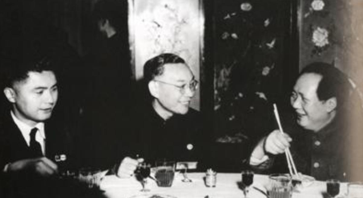 荣氏家族掌舵人荣毅仁，*小平邓**请他出山，毛主席：这是护国大功臣