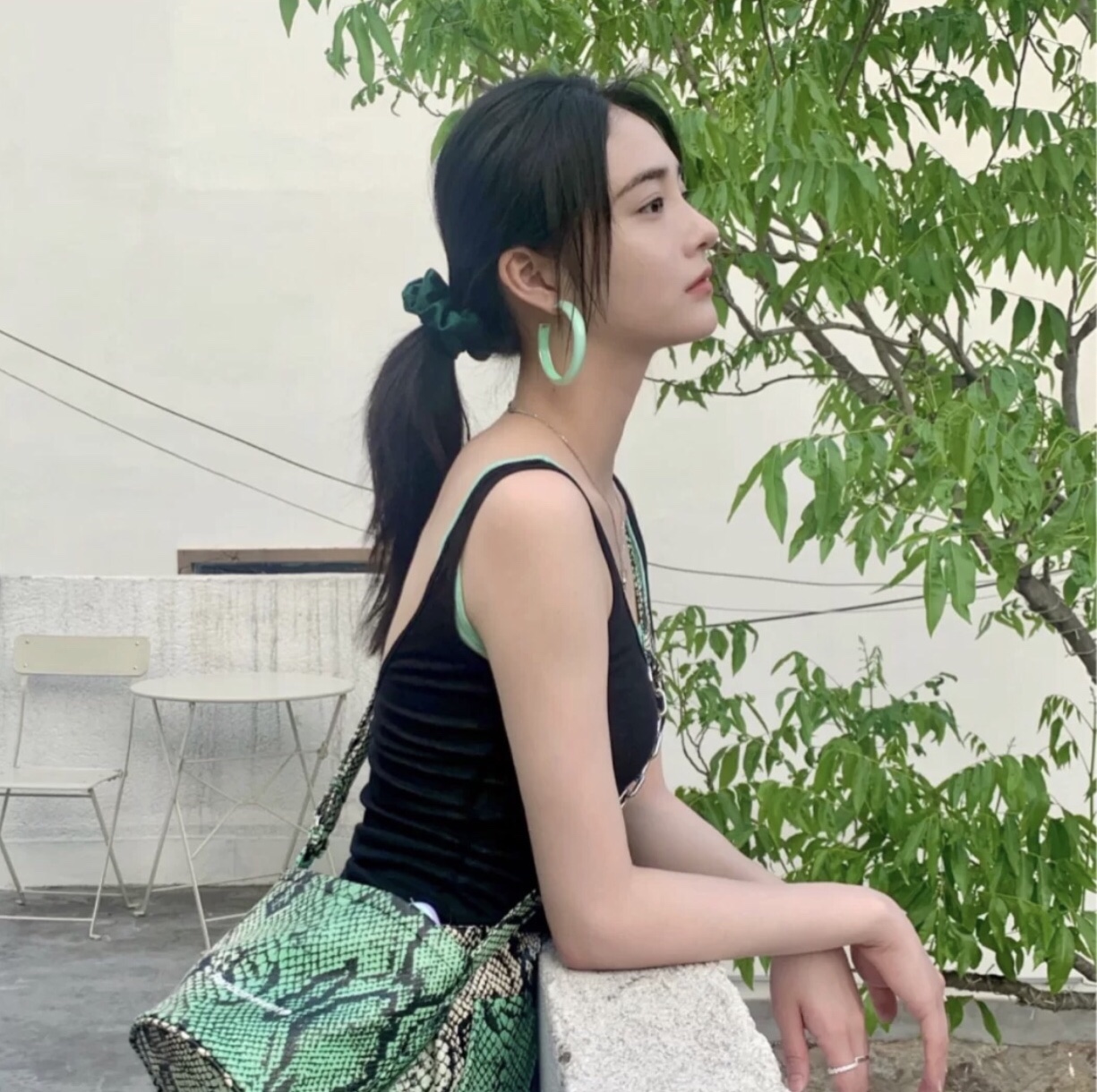 背心另类穿法,镂空背心搭配怎么变外搭