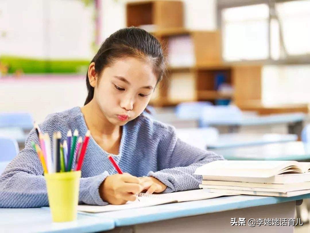 六年级学生补作业,孩子补写寒假作业