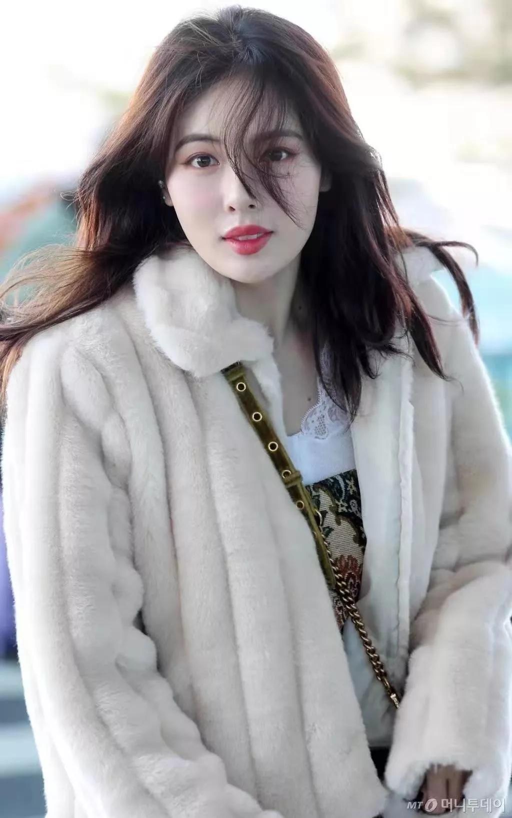 泫雅小野马2019,小野马泫雅街拍