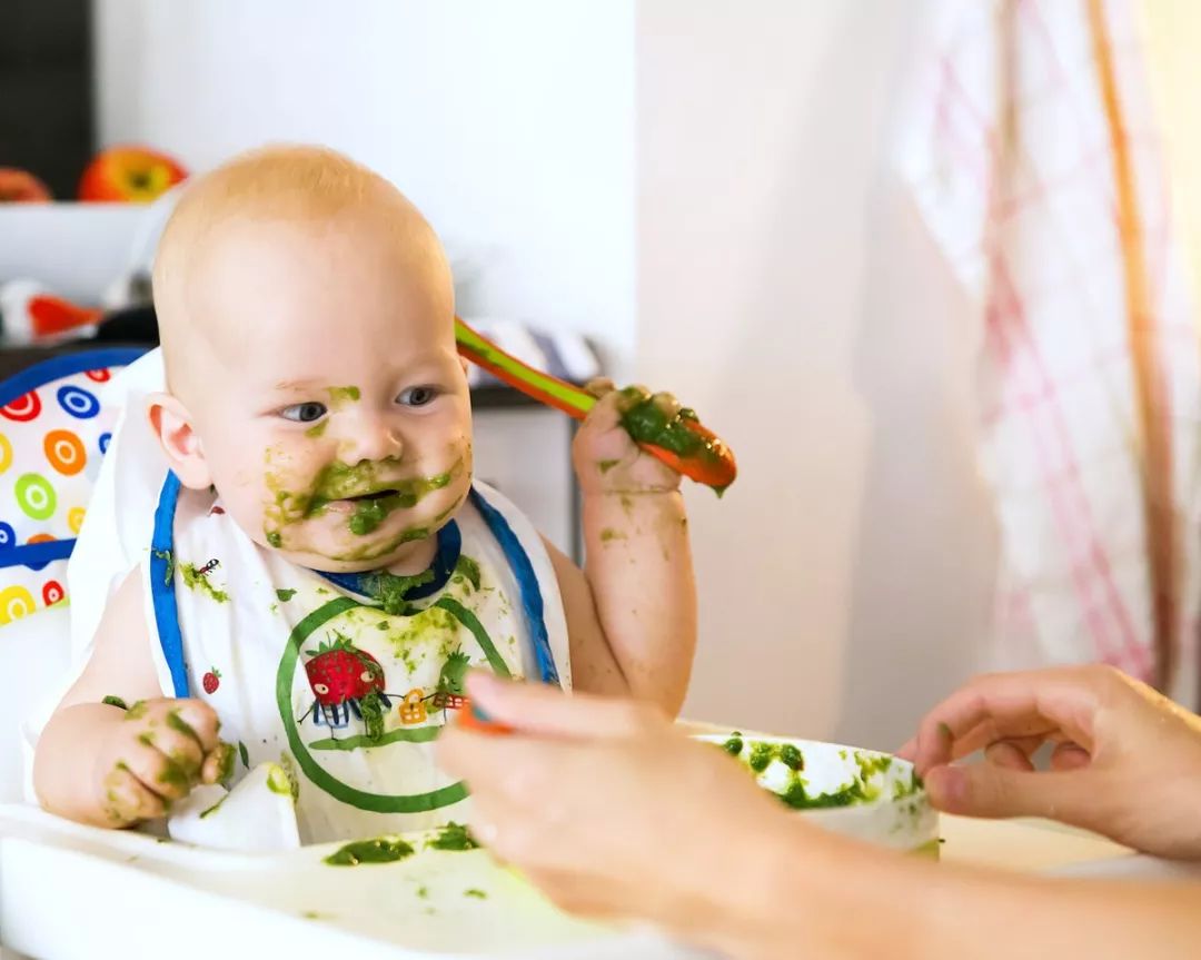宝宝辅食添加过后便秘,添加辅食后宝宝拉的便便