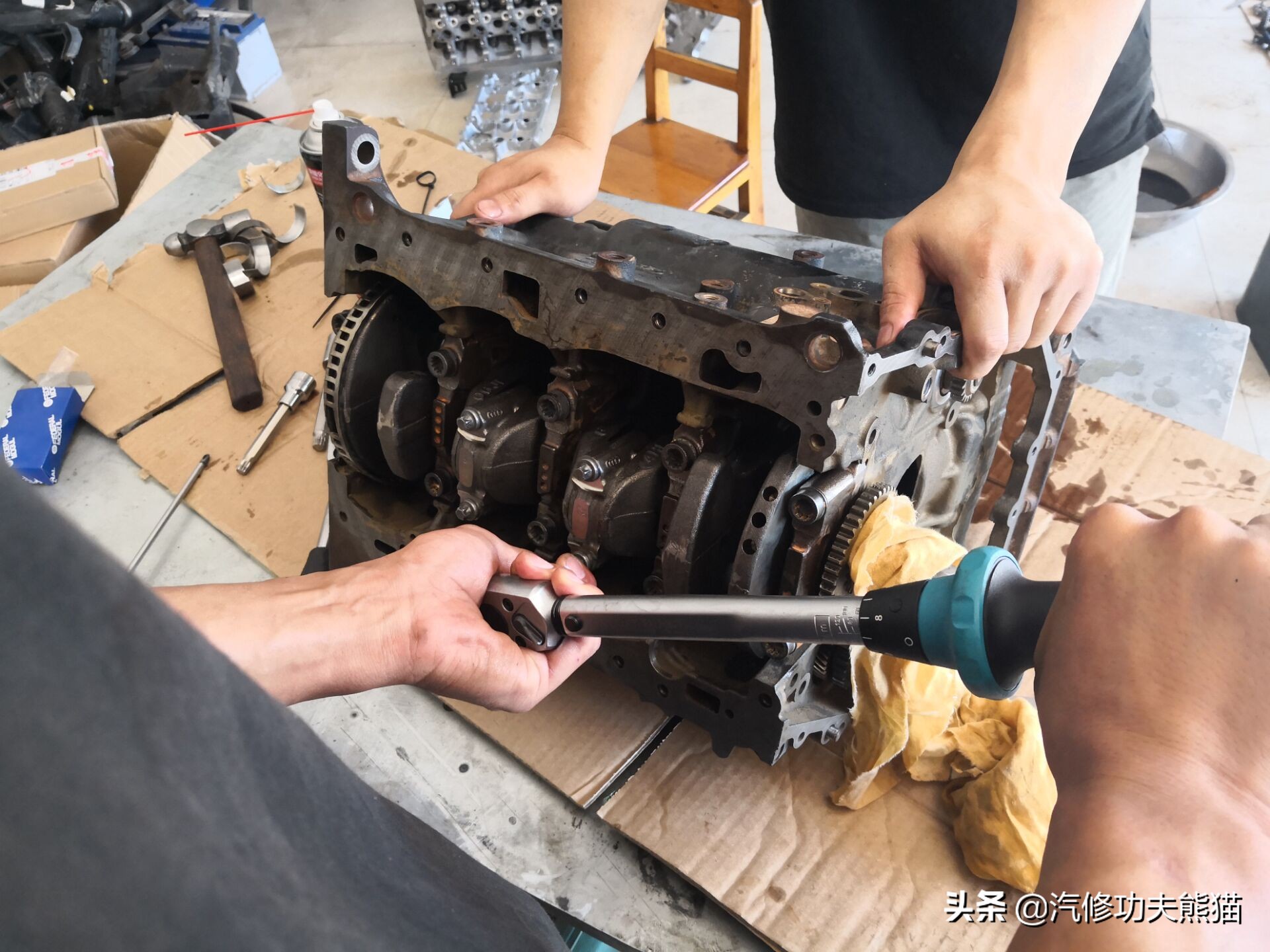 2017款途观丝绸之路1.8t烧机油吗,途观2015款1.8t四驱豪华版烧机油