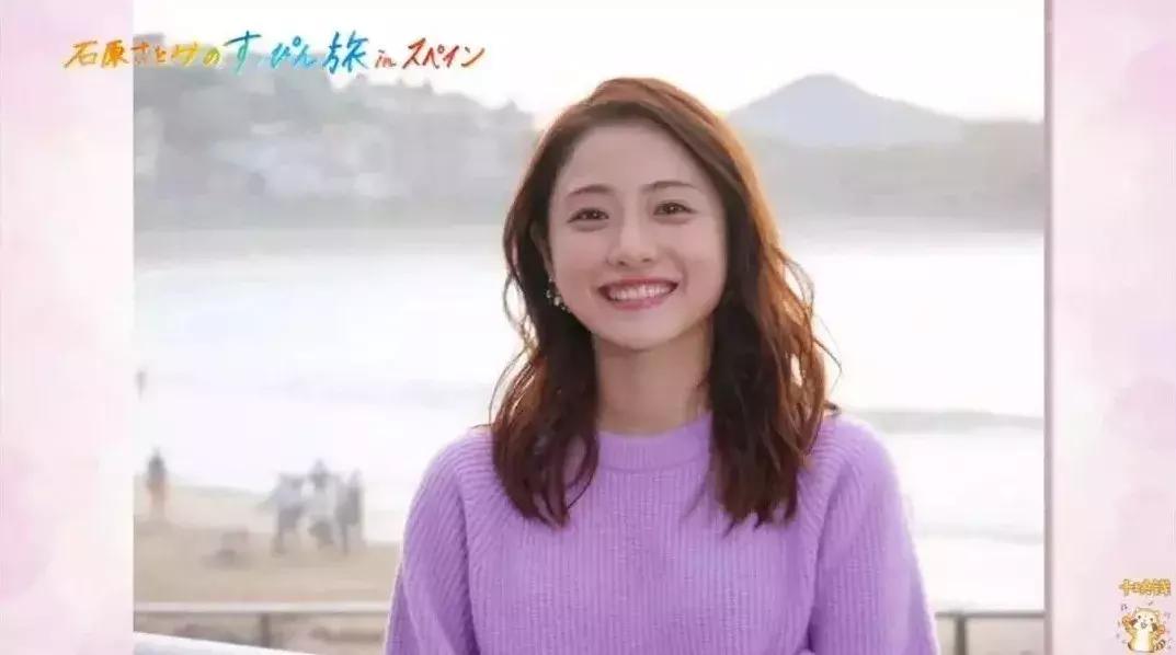 气质冬款裙子穿搭高级感,少女感十足的温柔风穿搭绿色毛衣