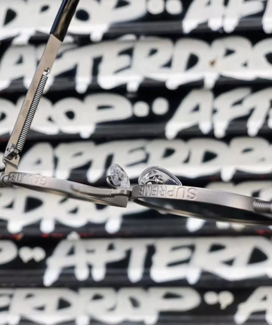 潮流资讯supreme发售,每日鞋讯yeezy350v2又一新色曝光