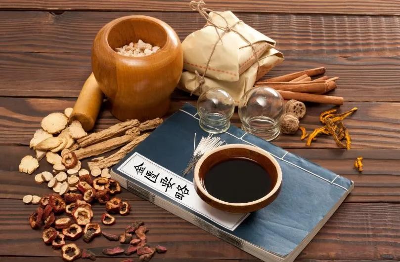 激素替代治疗更年期停药后症状,最新女性更年期激素替代疗法研究