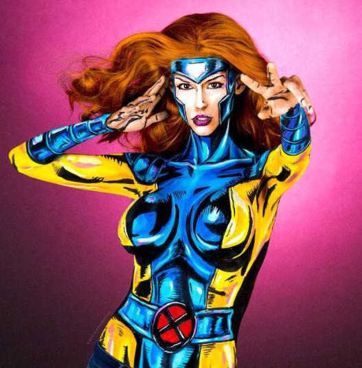 加拿大女孩爱玩人体彩绘，无需特效即把自己变成超级英雄和恶棍