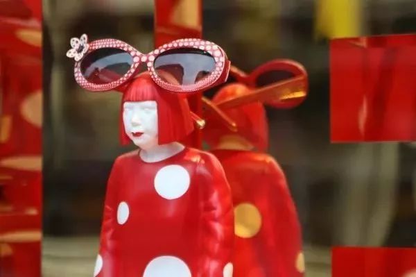 奢侈品靠什么保值,奢侈品主要靠什么引流