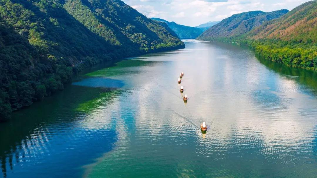 峡谷漂流推荐一个避暑圣地,金丝峡漂流和溶洞漂流哪个好玩