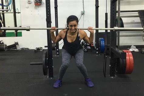 如何改善膝盖内旋腿型,膝盖老是向前弯曲