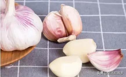 大蒜脱落小妙招,大蒜剥开有小疙瘩