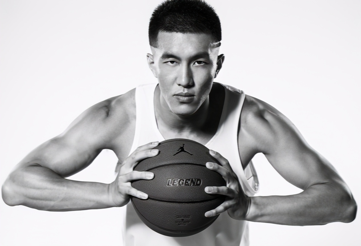 郭艾伦加盟北京男篮,cba球员签约品牌球鞋