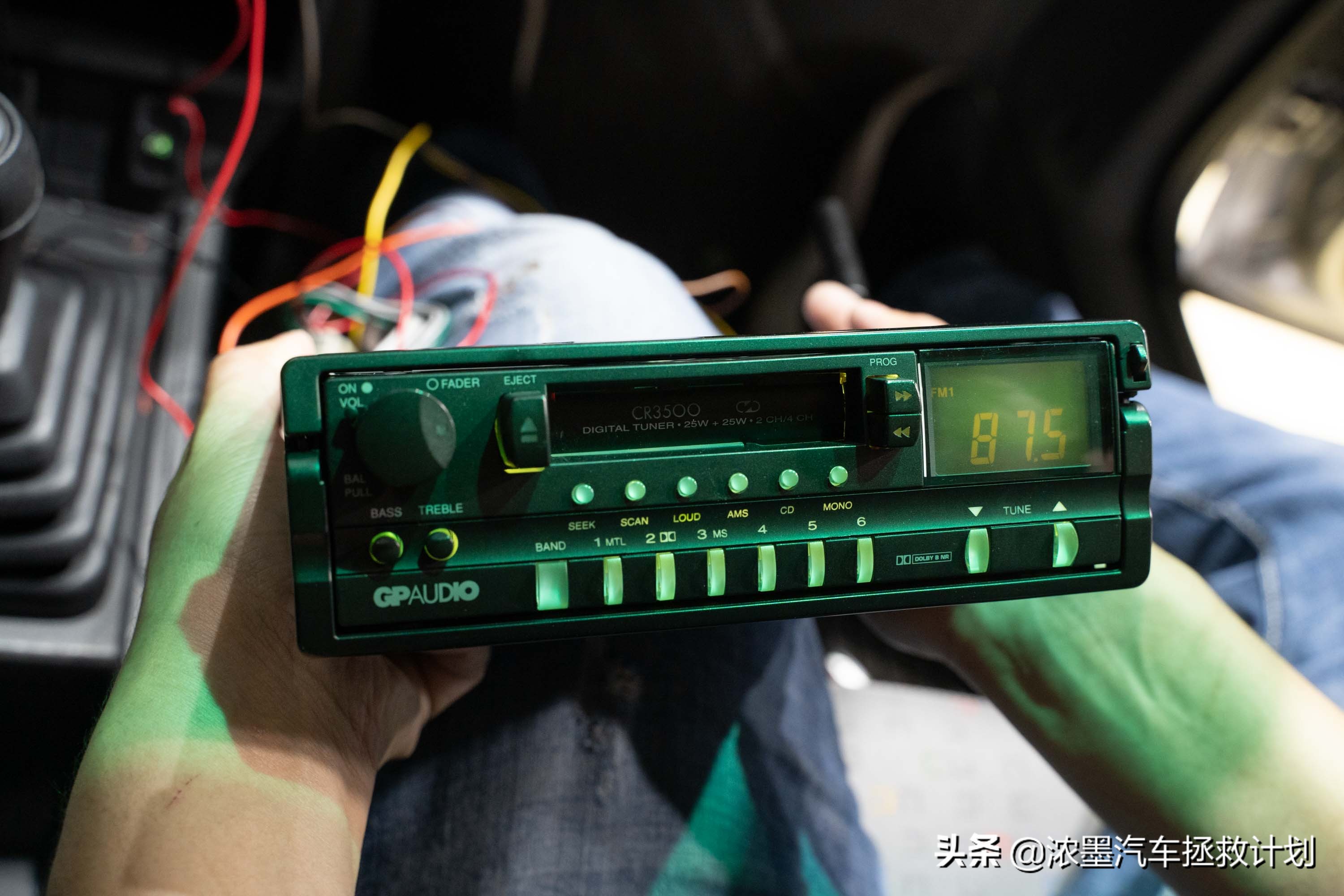 「妙手生花」重建一台战损级桑塔纳，带给它历经千般后的华丽重生