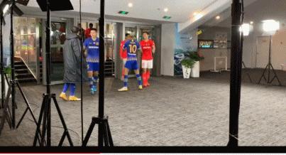 足球上冲突名场面,足球场上冲突为什么不动手