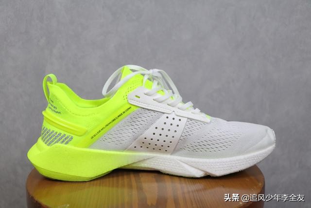 李宁最贵的跑鞋,李宁哪双跑鞋性价比高颜值高
