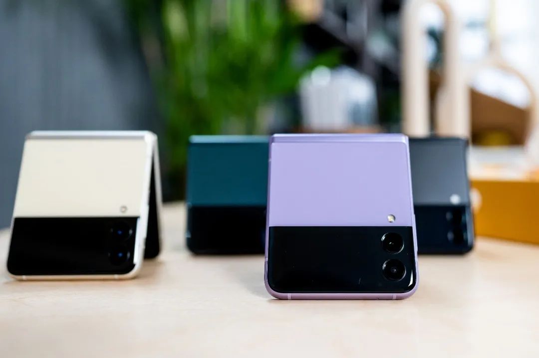 折叠屏手机高品质,折叠屏手机迈入全能无短板