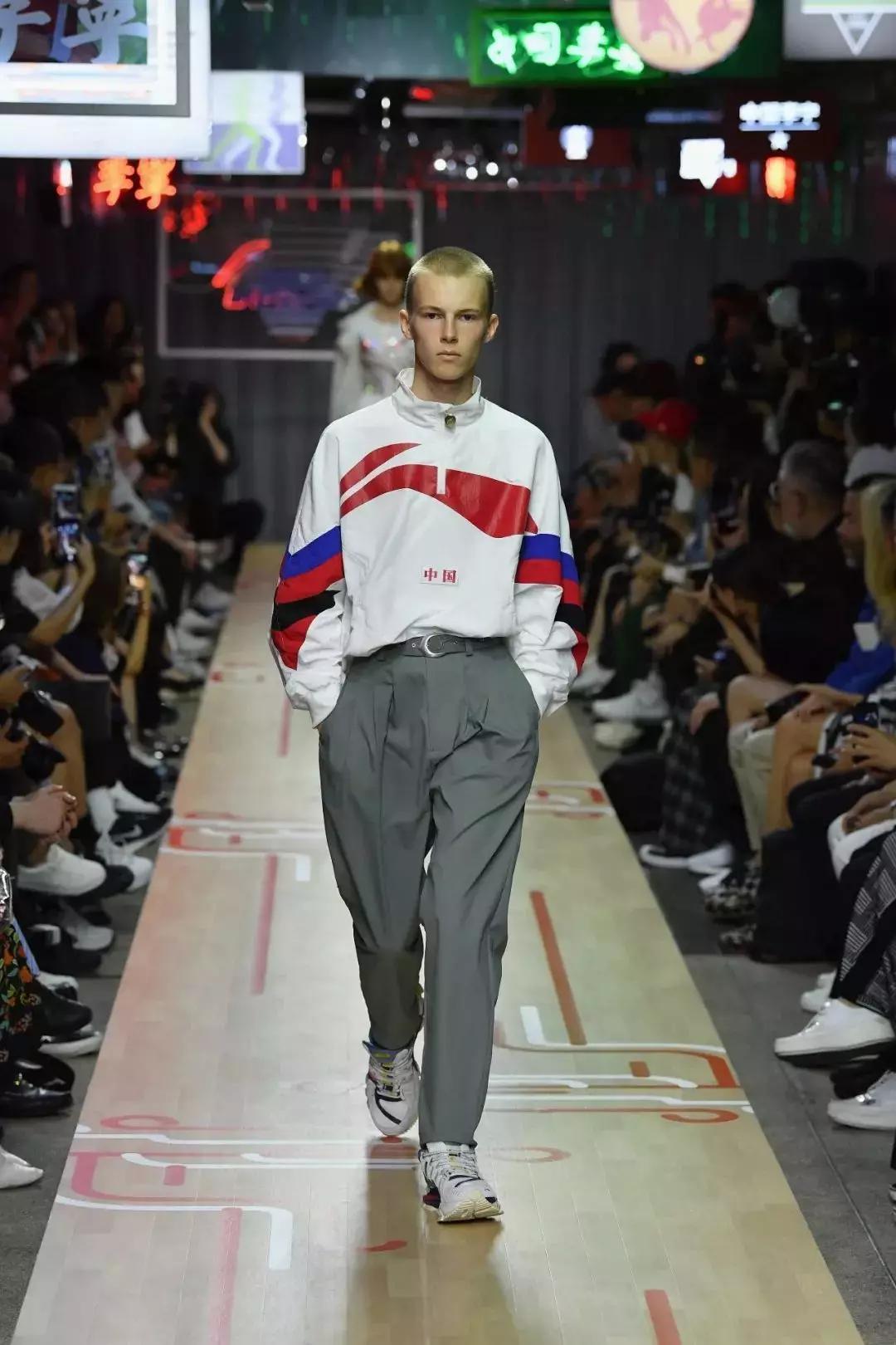 李宁logo换安踏,安踏logo和李宁logo