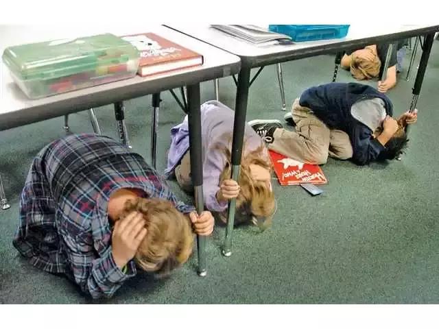 阅视野丨抢劫犯闯入学校？中国教师亲历美国学校的安全防范