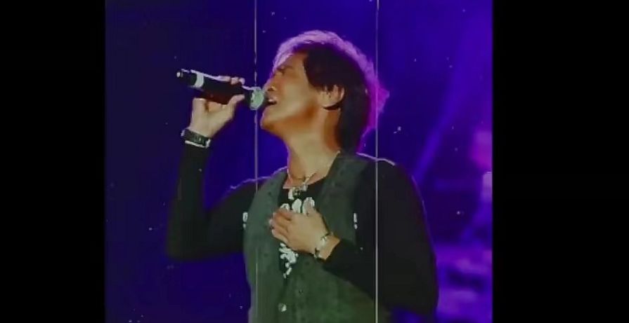 大田湾体育场贺龙雕像照片,贺龙体育场