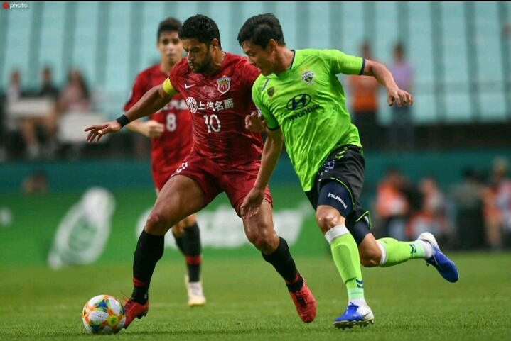 亚冠上港单场输全北5球,足球上海上港对韩国首尔