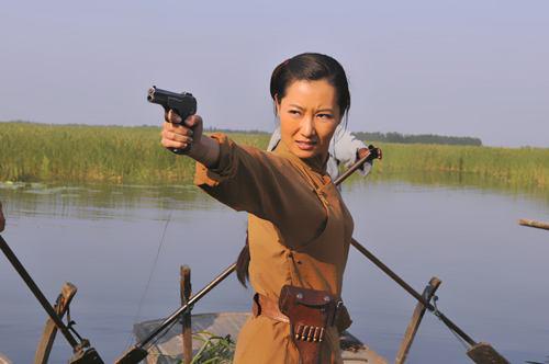 曾被成龙捧红却为家庭放弃,24岁被成龙捧红的女星