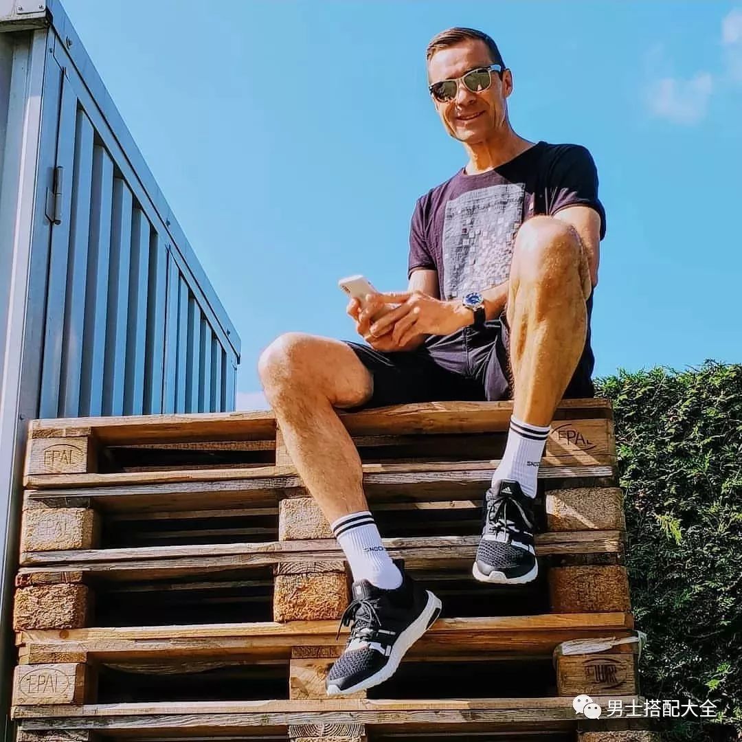 袜子也能搭配出潮流,选对袜子比穿好鞋更重要