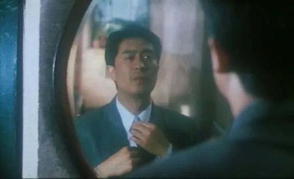 导演界有比张艺谋地位还高的吗,比张艺谋更老牌的导演有谁