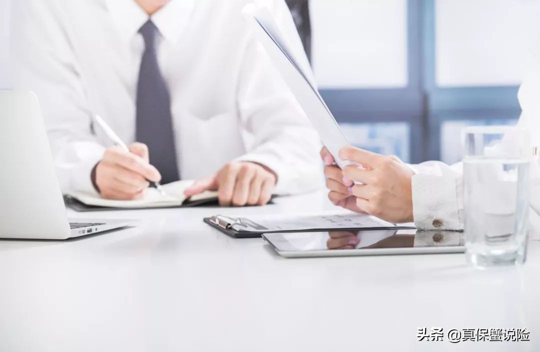 自由职业怎么交社保？自己交和找代理挂靠哪个更划算？