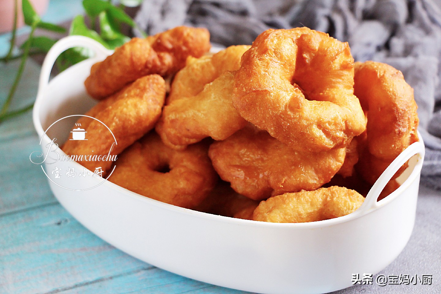 油条圈，家人吃着迷，比油条快手省事，一抓一揪就搞定，早餐要吃