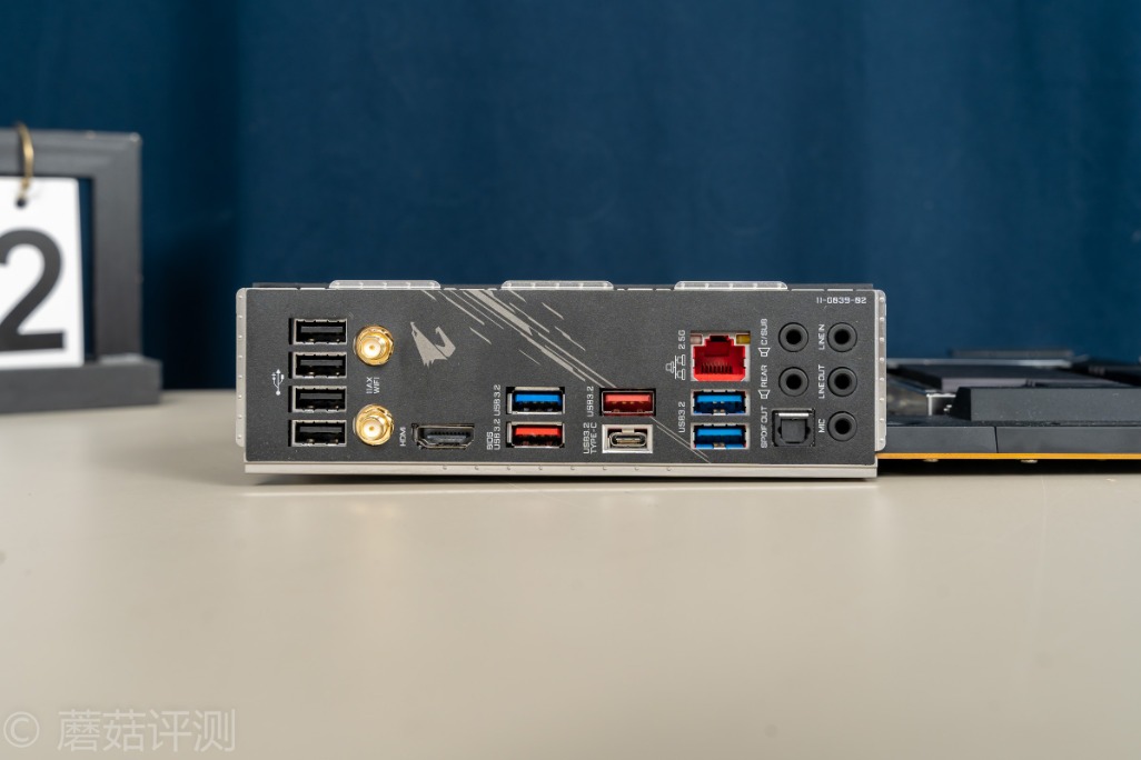 技嘉z490aorusproax主板多大,技嘉z490aorusproax是超级雕吗