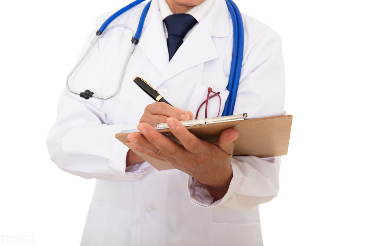 白癜风喝红酒有什么危害,胸部白癜风有哪些危害