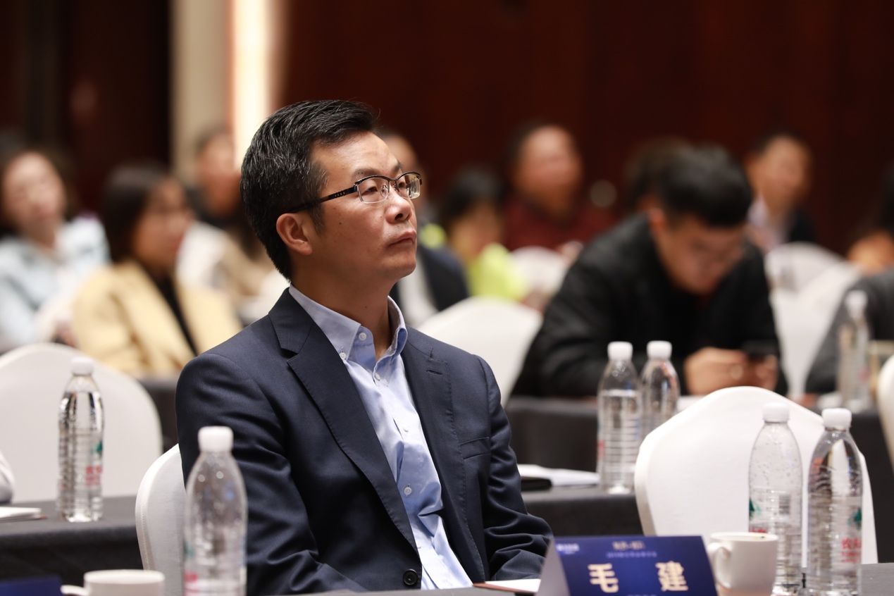 小白卡单卡,小白卡信用卡