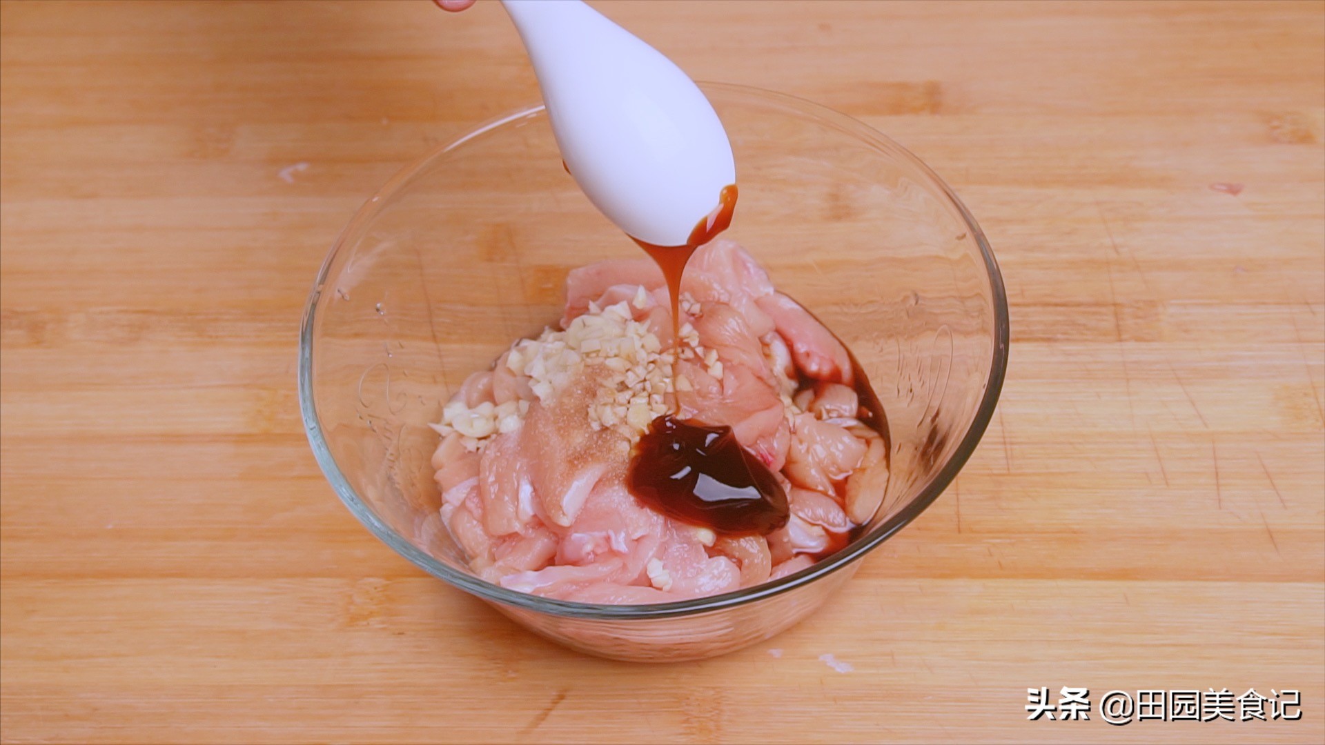 炸鸡柳怎么做又快又好吃,快炸鸡柳制作