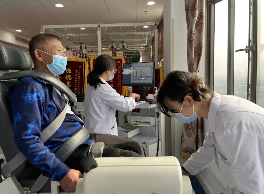 髋关节置换专家直播间,膝关节置换名医在线问诊